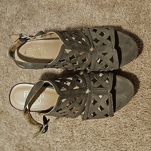 9.5 size strappy olive sandals